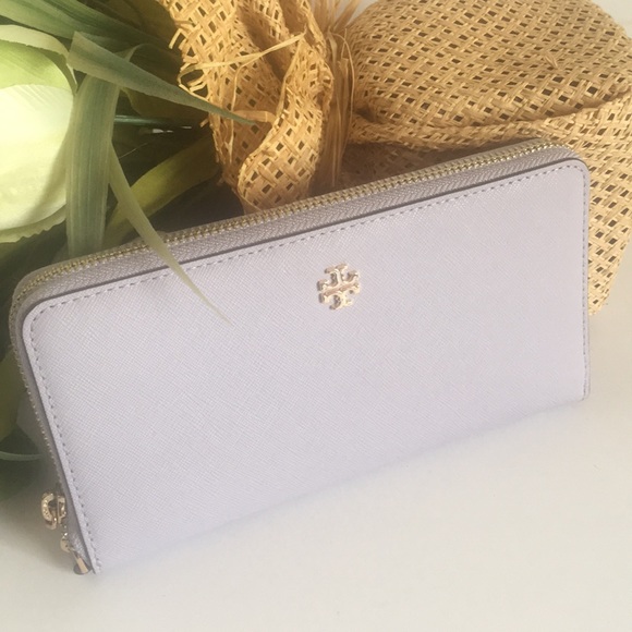 Tory Burch Emerson zip passport wallet - Picture 2 of 5